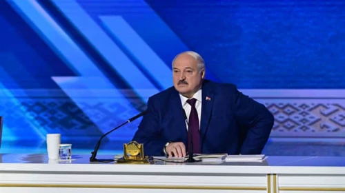 Лукашенко заявил, что ему предлагают "плюнуть на эту Россию" и "воевать вместе с Украиной"