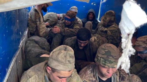 Ukrainian forces capture over 100 Russian soldiers in Kursk Oblast at once  – photos, videos