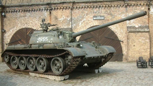 Russia sends old Soviet T-55 tanks to the Ukrainian front