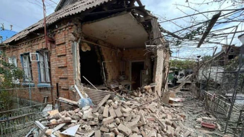 Russian shelling of Nikopol kills a child, injures 3 adults – photos