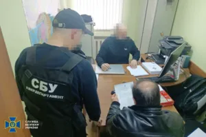 СБУ затримала трьох ворожих агітаторів, які закликали до захоплення влади в Україні та підтримували групу «Вагнера»
