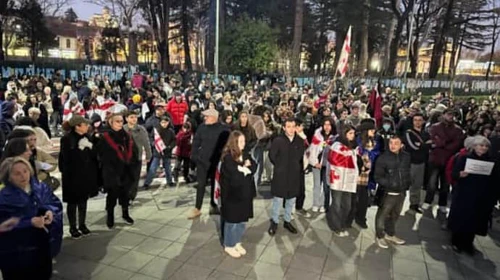 В Тбилиси возобновились протесты: требуют предоставить эфирное время митингующим