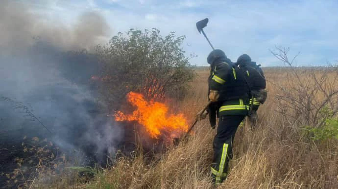 Russian Shahed attack on Kyiv Oblast: no hits recorded, but grass burning due to falling wreckage