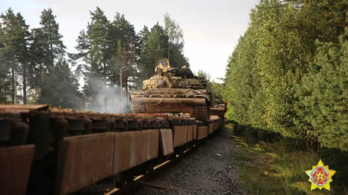 Belarus starts sending military equipment to border with Ukraine – photos