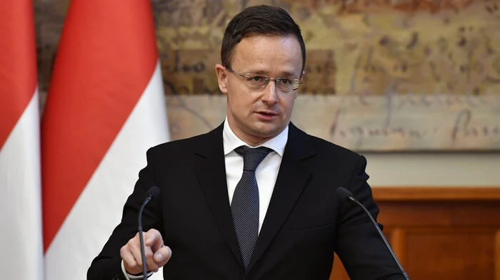 Голова МЗС Угорщини: Україна все більш вороже ставиться до нас