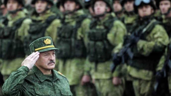 Belarusian forces and former Wagner Group personnel gather near Belarusian-Ukrainian border