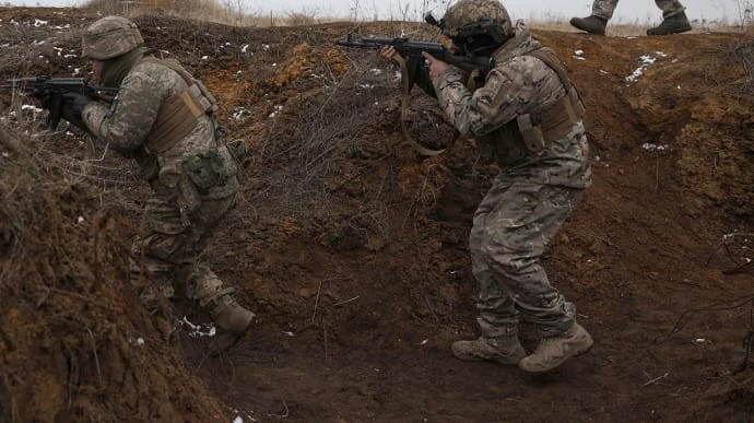 Russians attack 10 fronts over 150 times in one day – Ukraine's General Staff