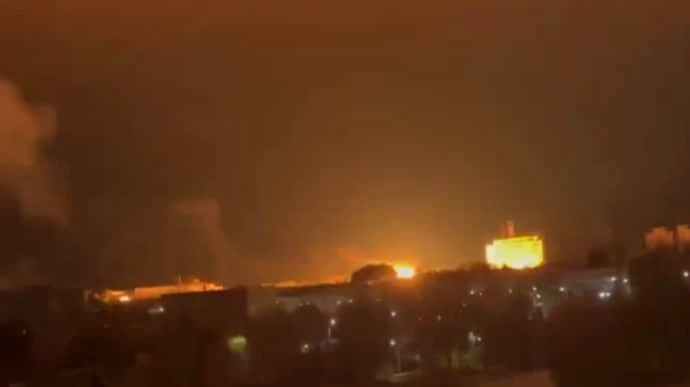 Russian Kremniy factory on fire after drone attack – video, photo