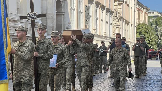 Во Львове похоронили военного, который погиб во время операции в Курской области