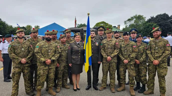 Ukrainian soldiers take part in Soldiers' Day parade in Toronto for the first time – photos